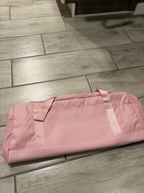 Gymshark Cloud Pink Everyday Holdall Gym Bag Size Medium Duffel Bag Pink NEW